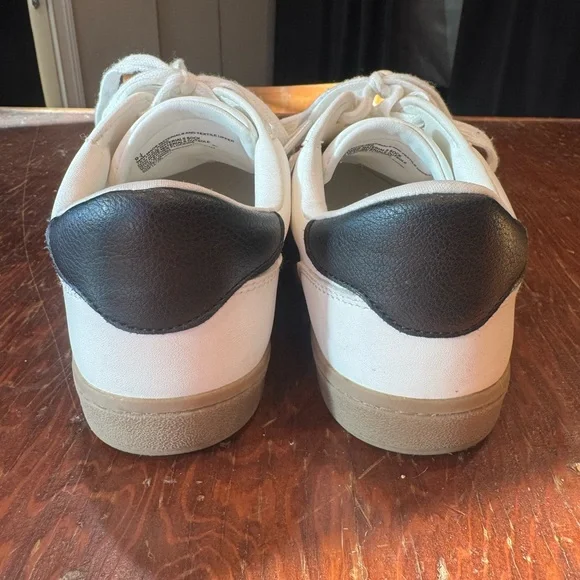 TARGET Universal Threads sneakers - size 9.5 - Picture 7 of 12